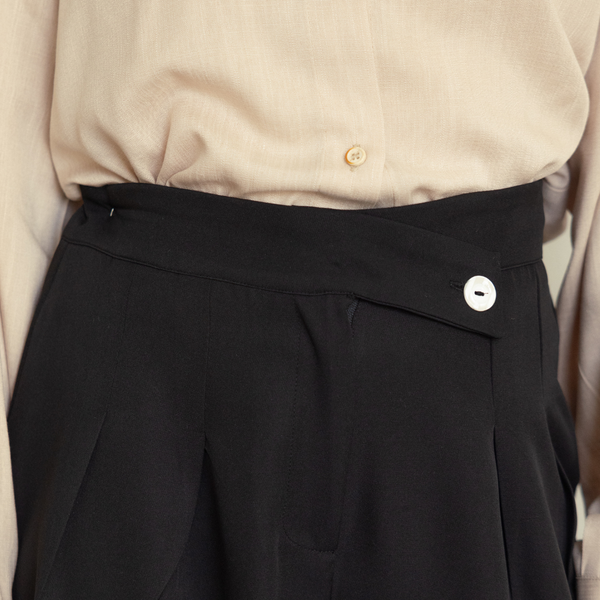 Black Pleated Trouser